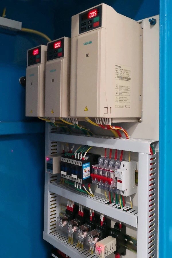 Die Parametereinstellungen des Frequenzumrichters AC300 sind wie folgt