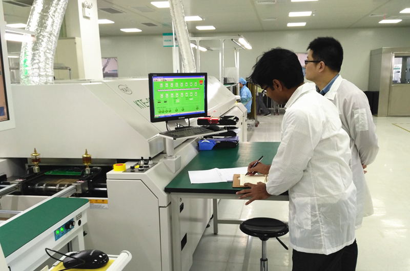 Besuchen Sie die Produktionslinie